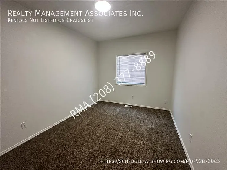 11760 W Kings Canyon St — Photo 7