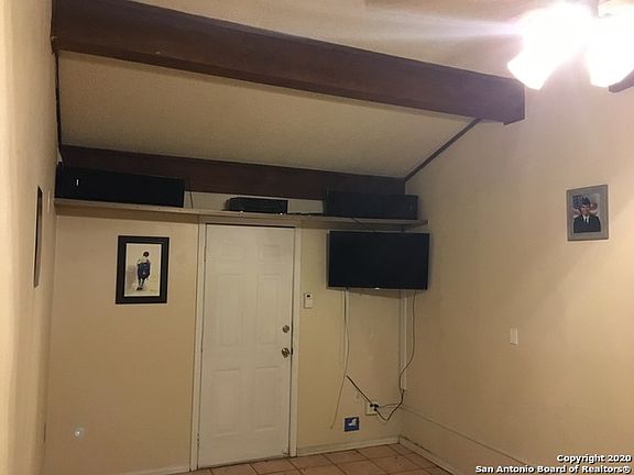2nd image of 3019 Shadow Bend Dr