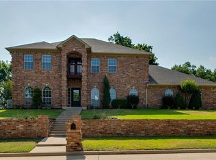 1832 Spinnaker Ln, Azle, TX 76020