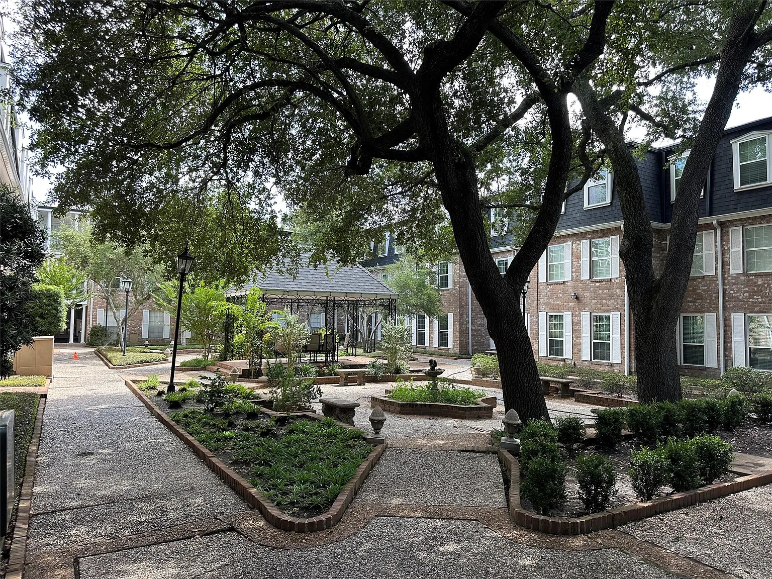 2 bed, 2.0 bath, 1134 sqft, $1,950 — Photo 1