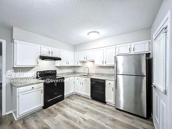 2nd image of 3760 Heathcliff Dr
