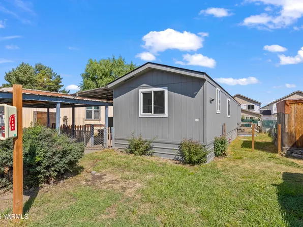 4803 Ahtanum Rd Trailer 17, Yakima, WA 98903