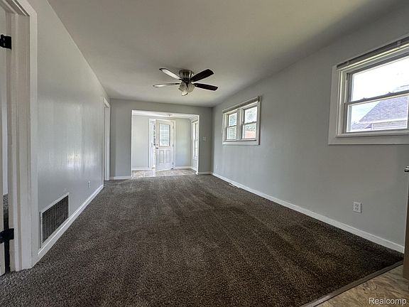 3rd image of 3241 Shaw St