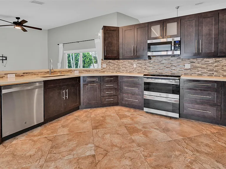 8949 NW 45th Ct — Photo 4