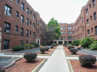 2906 N Mildred Ave APT 2L, Chicago, IL 60657