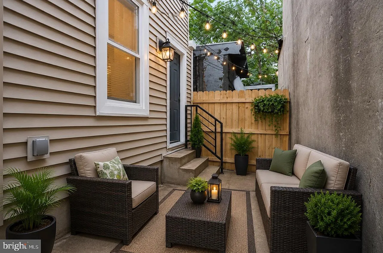 2 bed, 1.0 bath, 1050 sqft, $1,450 — Photo 2