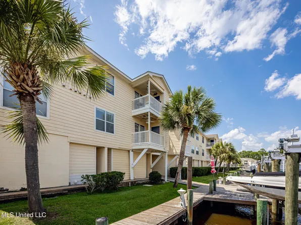 2421 Beach View Dr #H16, Ocean Springs, MS 39564