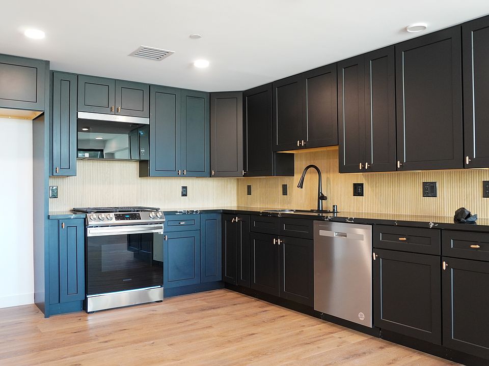 1st image of 10867 W Fruitland Dr #205