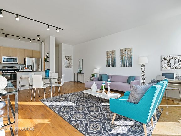5th image of 1440 S Michigan Ave #Penthouse 9