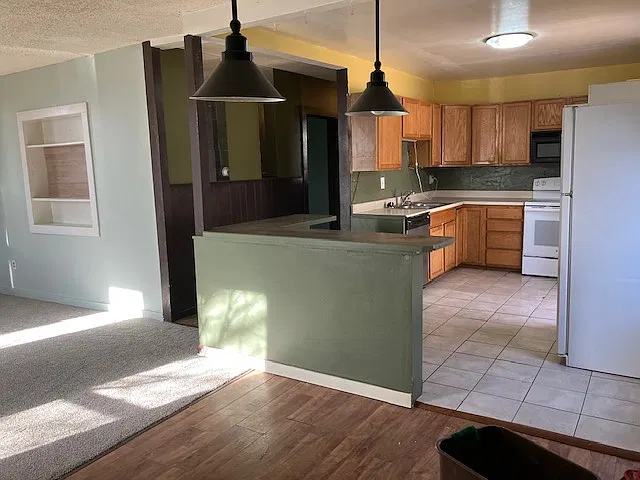 3 bed, 1.5 bath, 1706 sqft, $1,750 — Photo 2
