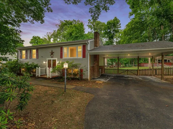 165 Beachmont Dr, Blue Ridge, VA 24064