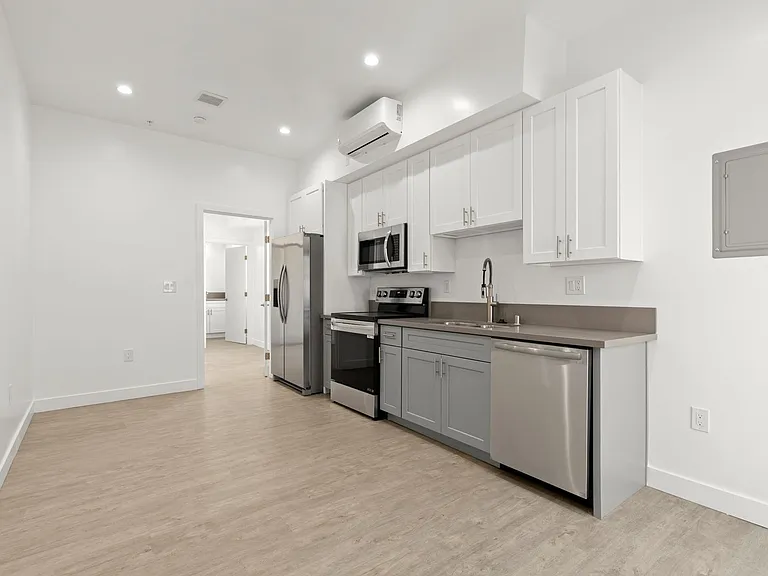 Bradley Luxury Living — Photo 8