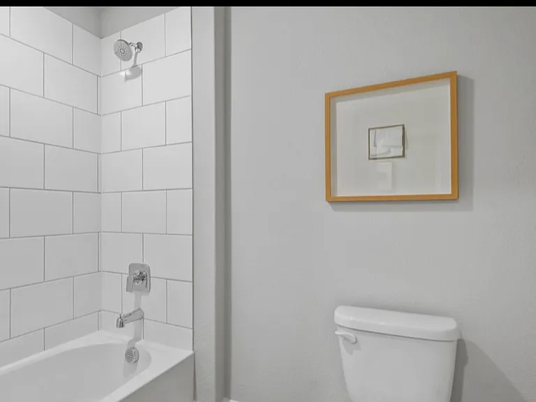300 Libby Ln — Photo 11