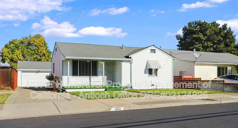 3 bed, 1.0 bath, 1311 sqft, $2,300 — Photo 2