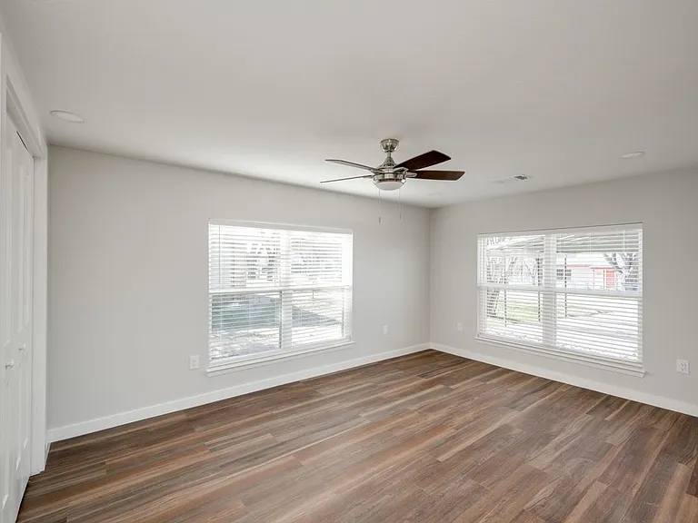 809 N West St — Photo 18