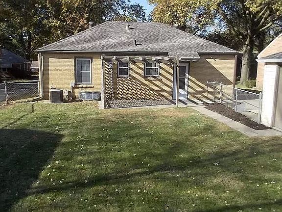 2nd image of 900 S 49th St