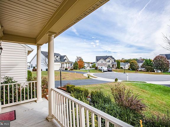 5th image of 5 Laurel Pine Ct