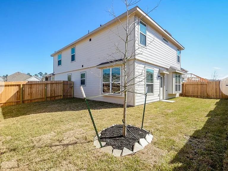 4335 Rosemary Ln — Photo 2