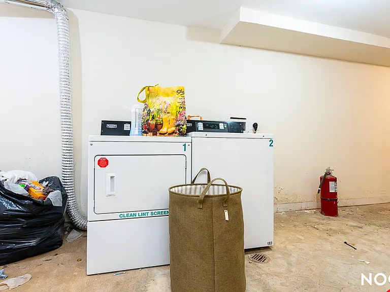 320 Macdougal St #2F — Photo 16