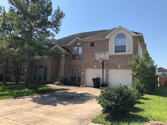 3rd image of 23519 Starbridge Lake Ln