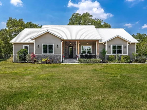 1566 Winchester Ave E, Labelle, FL 33935