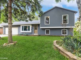 5011 W Greenbrier Dr, McHenry, IL 60050