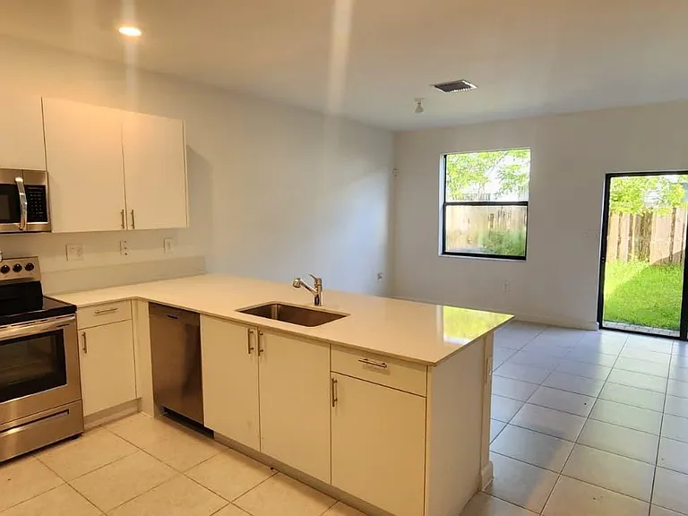 13265 SW 286th Ter #13265 — Photo 10