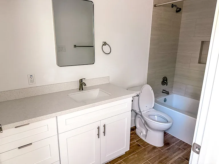 1217 Main St #B — Photo 14