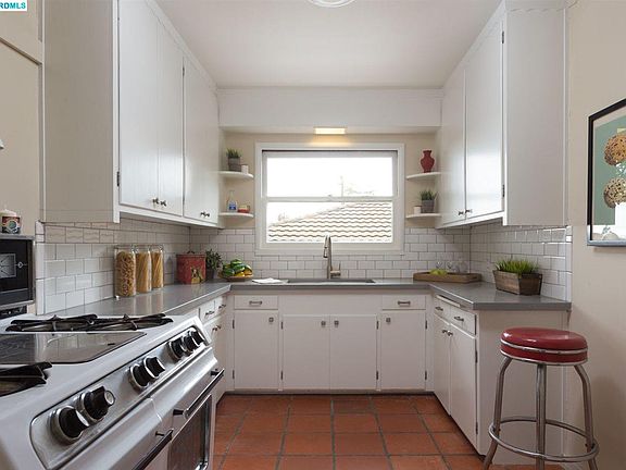 5th image of 4051 Maybelle Ave