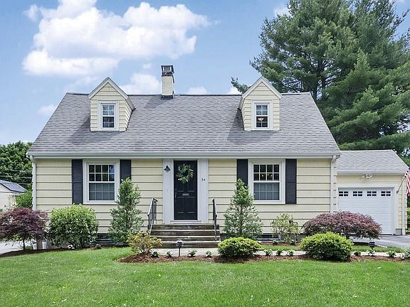 3rd image of 34 Cedarwood Ave