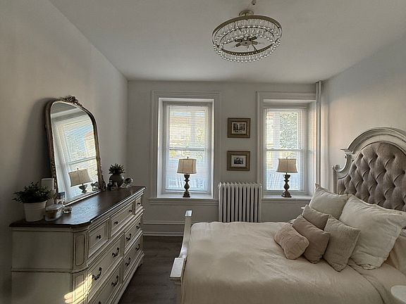 5th image of 374 Lyceum Ave APT 1