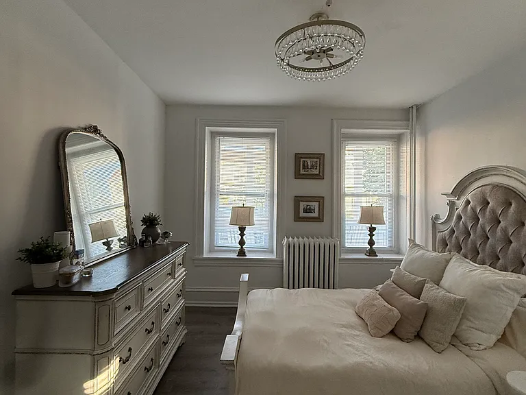 374 Lyceum Ave #1 — Photo 5