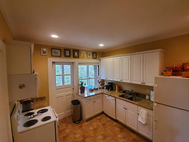2217 Madison Rd — Photo 5