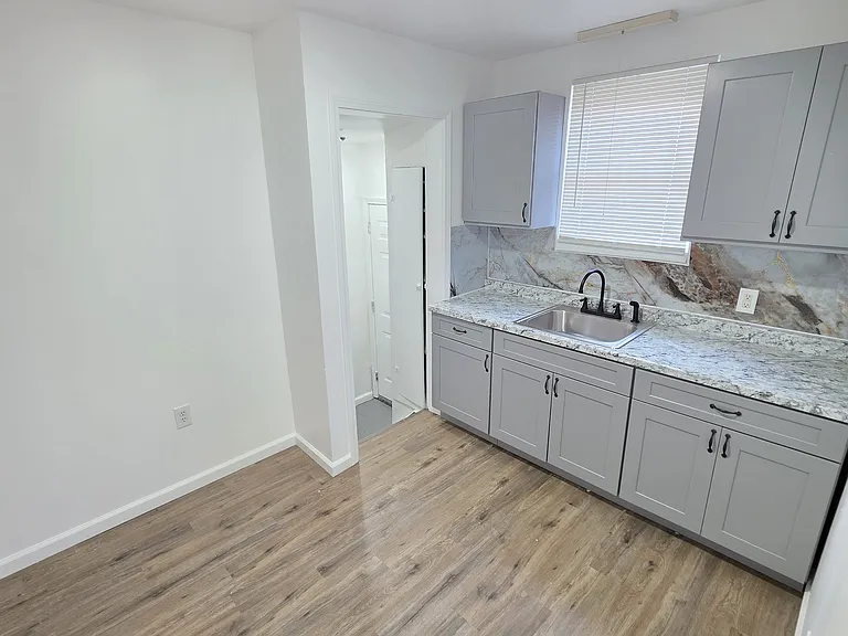 11415 Auburn St — Photo 7