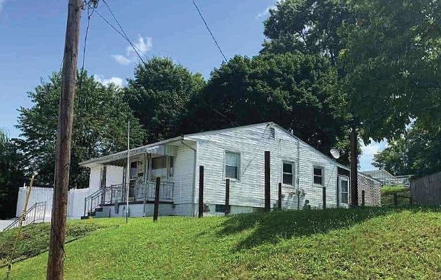 1st image of 1338 Stephenson Ave