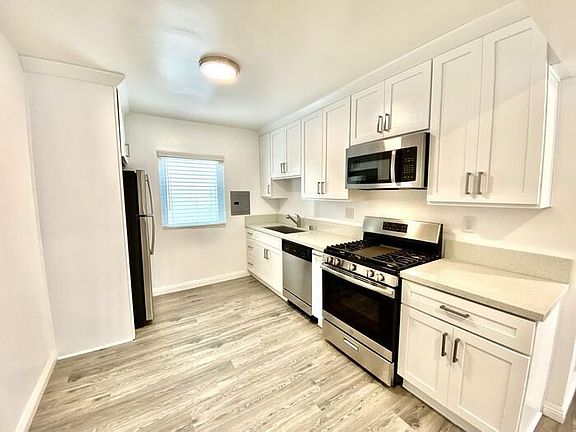 2nd image of 1803 Manhattan Beach Blvd APT 2