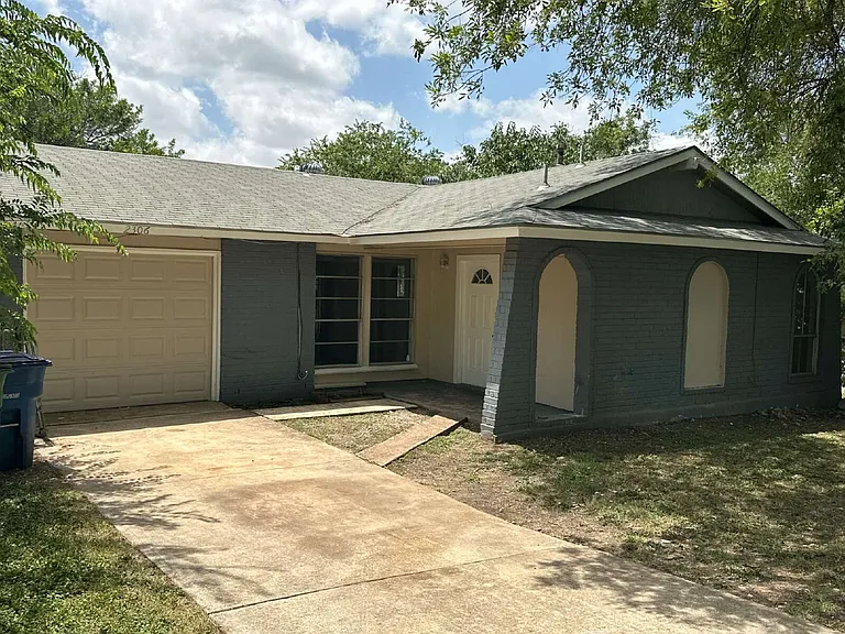2306 Fairhill St — Photo 1