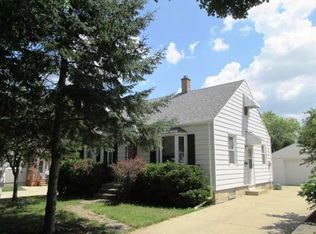 1112 S 90th St, West Allis, WI 53214