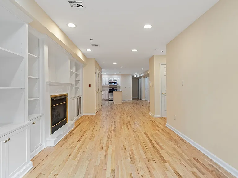 121 Jackson St #2 — Photo 8