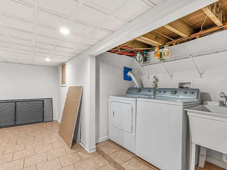 2911 S 15th St — Photo 22