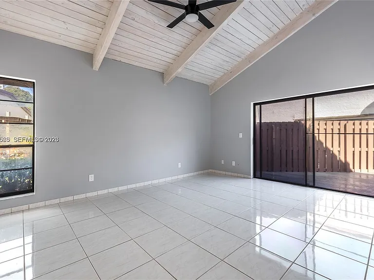 601 Leslie Dr — Photo 13