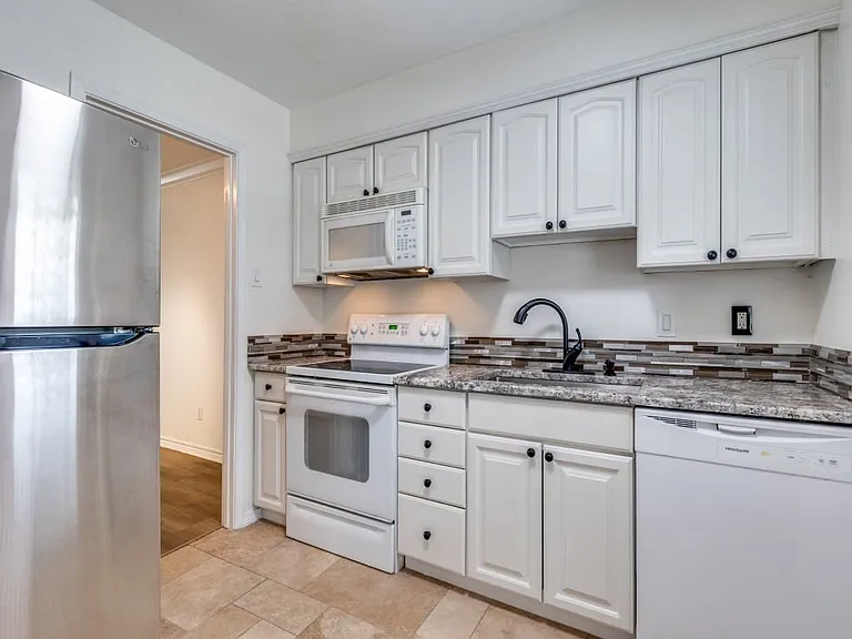 10216 Regal Oaks Dr #C — Photo 7