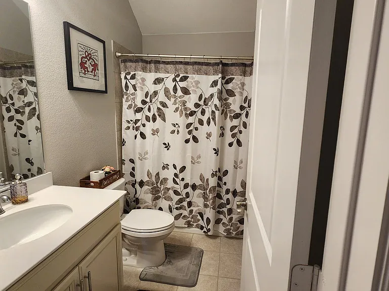 5901 Silverhollow Dr — Photo 16