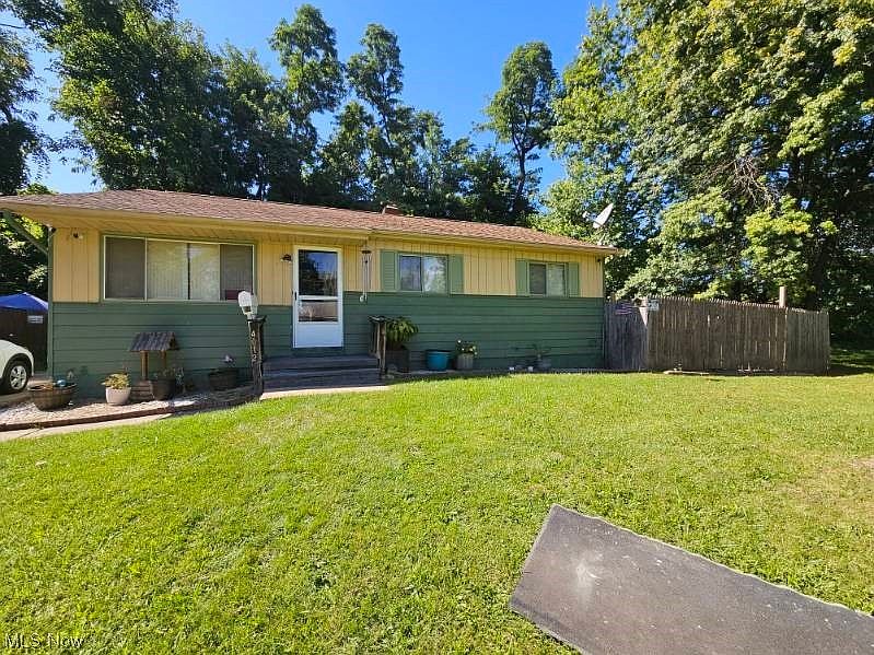 1st image of 4012 Crest Dr