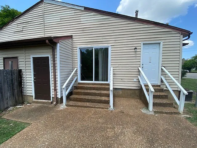 3321 Chesapeake Cir — Photo 16