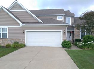 29417 Hummingbird Cir #35, Westlake, OH 44145