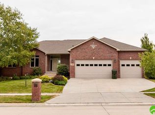 5200 Troon Dr, Lincoln, NE 68526