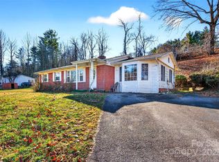 106 Chapel St, Spruce Pine, NC 28777
