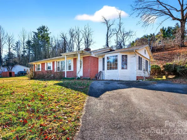 106 Chapel St, Spruce Pine, NC 28777