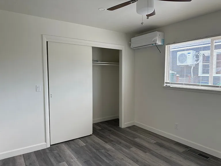 796 Moran St — Photo 10
